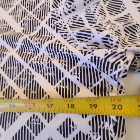 Tail Womens Black White Short Sleeve Athletic Golf Tennis Top Large - Picture 9 of 11